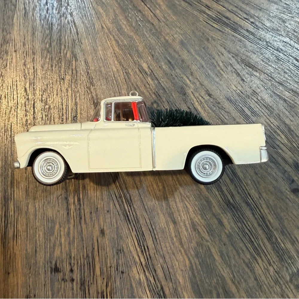 Hallmark 1955 Chevrolet Cameo Truck Ornament – All-American Trucks Series (1996)